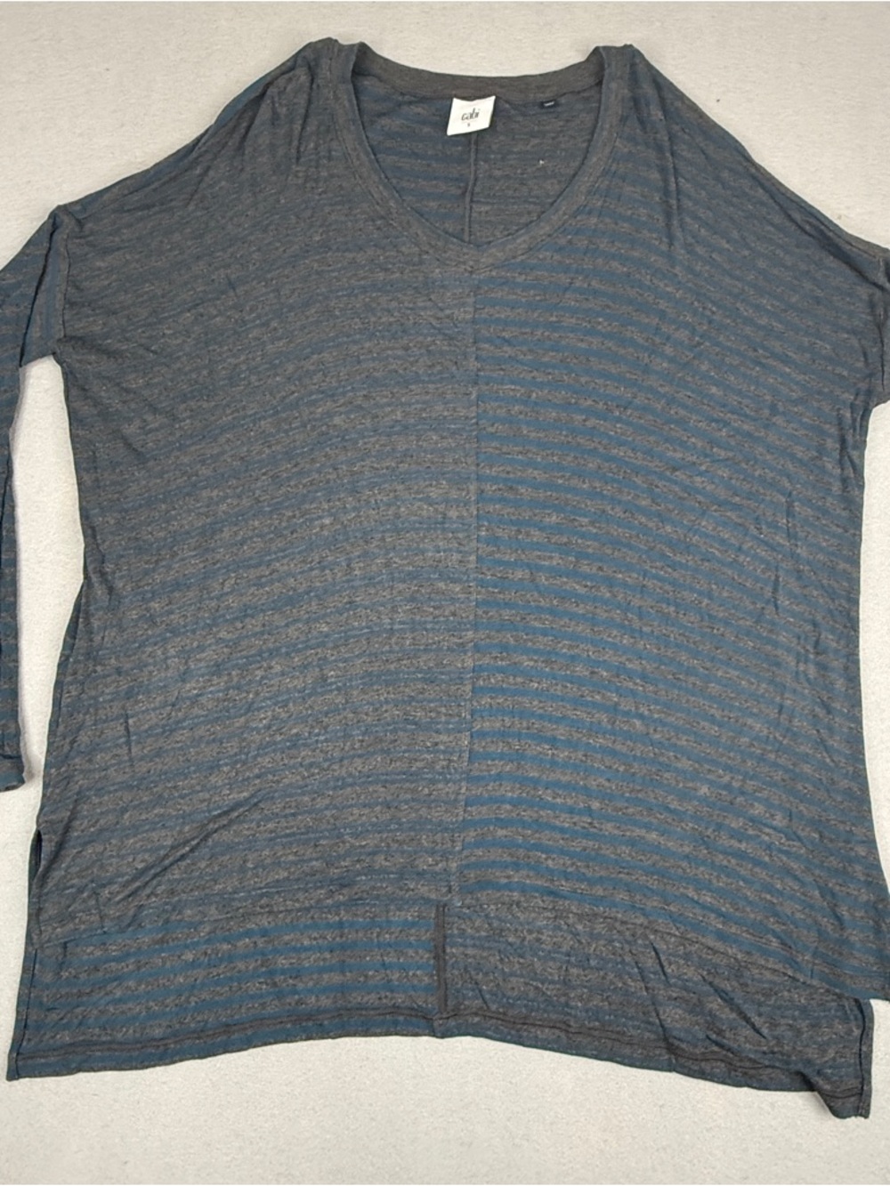 Cabi Hybrid Stripe Tee Small Blue Gray V Neck Tunic Top Style 3687